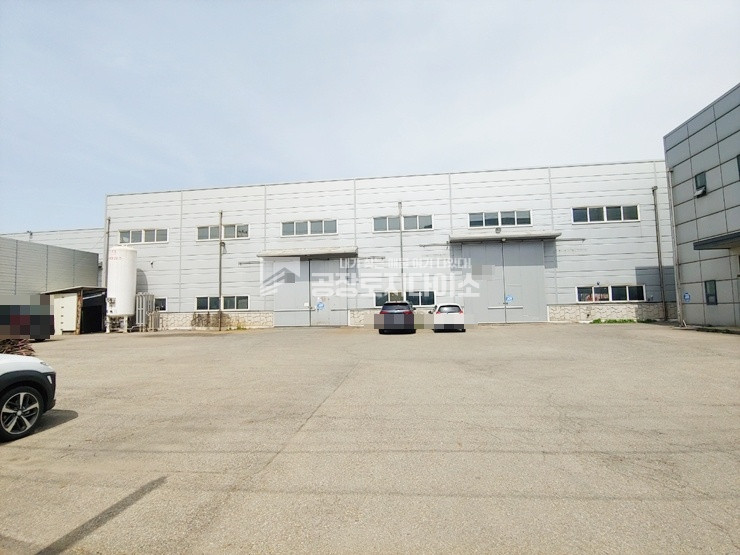 경기 화성만세구 팔탄면 화당리 가동 10m 도로접 257평 한동 호이스트 2.8톤 2기 고전력 300kw 월세 매물번호 11017 사진 1