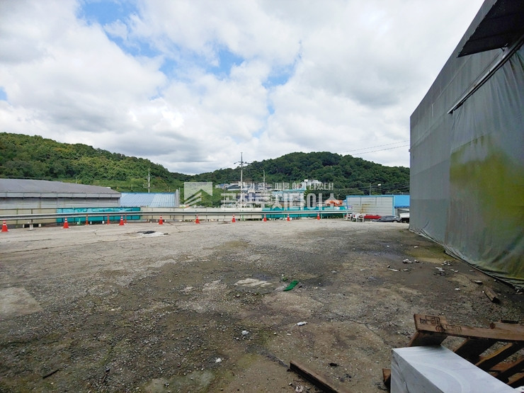 경기 화성만세구 남양읍 북양리 10m 도로접 대지 450평 건축 120평 + 가설 약 60평 매매 매물번호 11026 사진 3