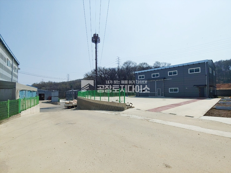 경기 화성만세구 장안면 수촌리 1동 대지 304평 건축 53평 8m도로 소형 공장창고 매매 매물번호 10679 사진 1